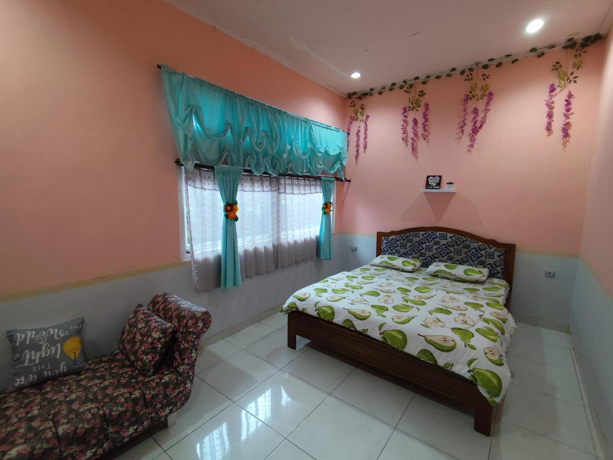 D-Rima Homestay Ruteng Bagian luar foto